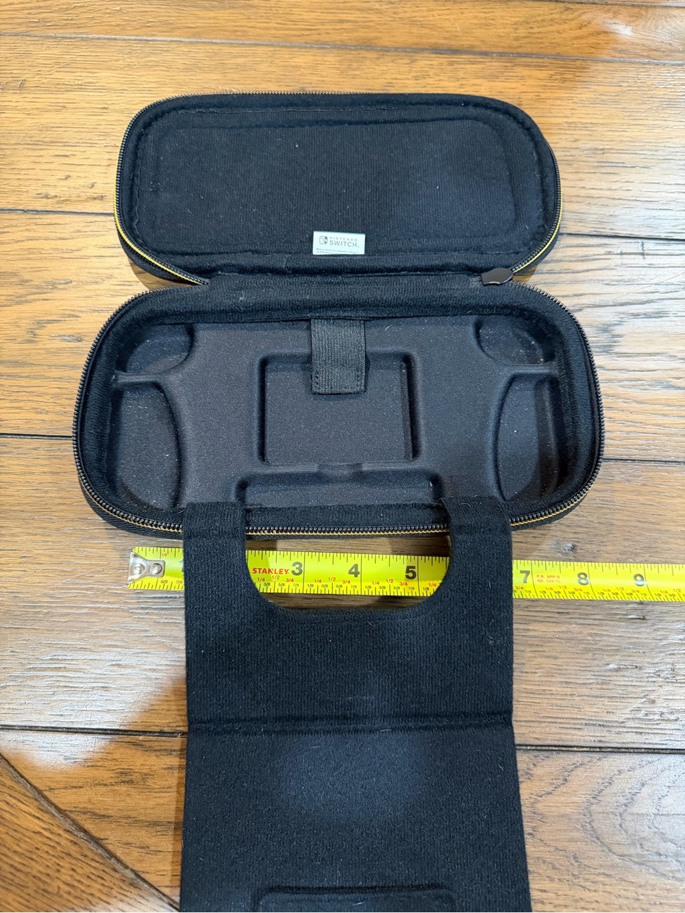 Animal Crossing switch Themed Carrying Case - Beach Scene - Picture 7 of 8